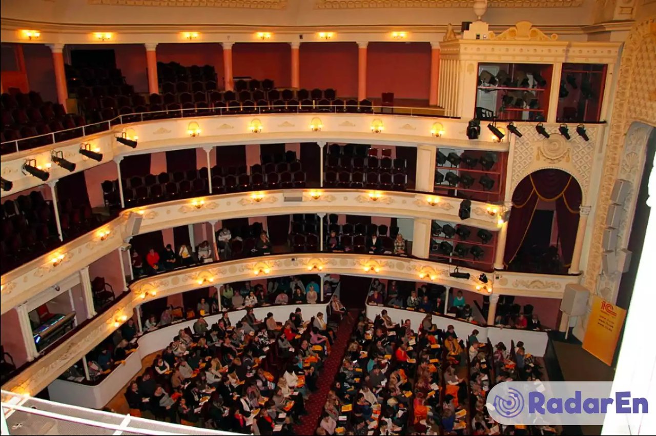 Théâtre dramatique académique national Lesya Ukrainka — Kyiv — Національний академічний драматичний театр імені Лесі Українки, Київ, Україна