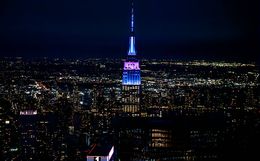 Besuchen Sie den legendären Club "Blue Note" in New York, wo diesen Mai Jazzshows mit berühmten Musikern stattfinden, und nutzen Sie die I'M IN-Funktion, um Informationen über einzigartige Aktionen für die kommenden Konzerte zu erhalten! — Blue Note, New York